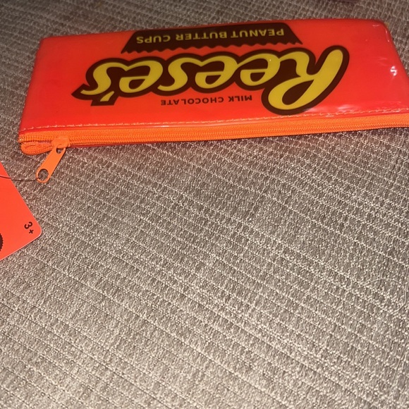 New with tag Reese’s zipper top bag pencil case | Make up | storage - Picture 4 of 7